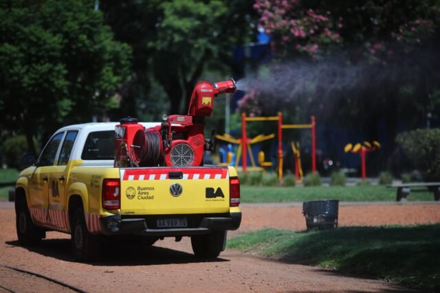 Continua-la-desinsectacion-contra-mosquitos-silvestres-en-los-parques-y-espacios-verdes-scaled-1