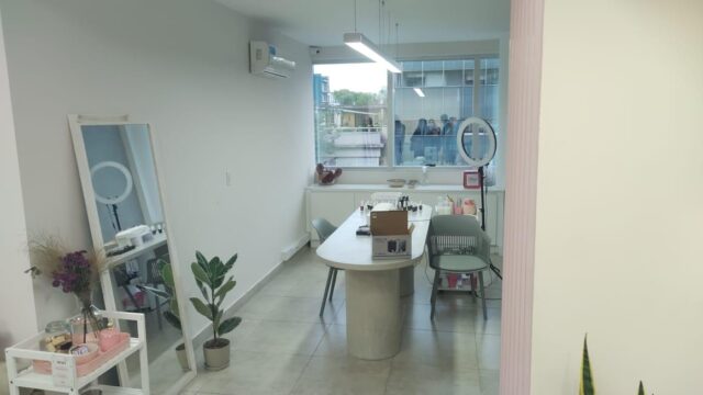 Clausuran-centro-de-estetica-que-utilizaba-productos-daninos-y-maquinaria-prohibida-scaled-1
