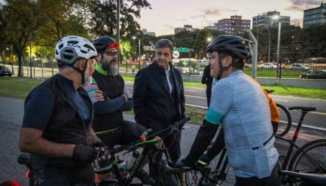 Con-iluminacion-y-seguridad-mas-de-700-ciclistas-usan-por-dia-la-nueva-pista-del-Parque-Sarmiento-scaled-1