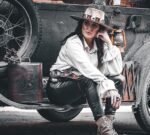 El álbum ‘Moonshine’ de Jayne Denham te golpea como un rayo blanco