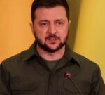 La popularidad de Volodímir Zelenski baja pero el apoyo al presidente sigue siendo mayoritario