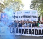 En una multitudinaria movilización, la comunidad educativa marchó desde todos puntos del país