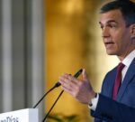 Pedro Sánchez avisa de que la respuesta a Milei será acorde a la dignidad de la democracia española