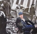 El artista experimental británico Nick Hudson explora el oscuro destino de un oligarca en ‘Sky Burial While Alive’