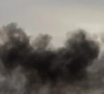 Israel bombardea un almacén de armas de Hizbulá cerca de Nabatieh, en el sur del Líbano