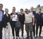 Axel Kicillof entregó viviendas y recorrió obras del plan hídrico