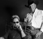 Tony Brown y George Strait celebran 20 álbumes