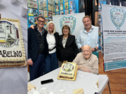 Emotivo festejo por los 105 años de Isabelino Espinosa en Villa del Parque