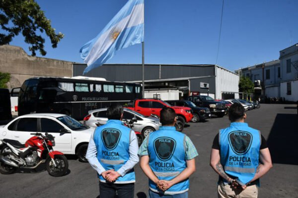 Autos-camionetas-y-motos-secuestrados-a-delincuentes-se-suman-a-la-Ciudad-para-fortalecer-la-seguridad-de-los-vecinos-scaled-1