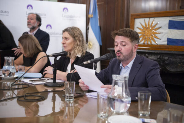 Hoy-se-reunieron-varias-comisiones-para-avanzar-con-distintos-temas-scaled-1
