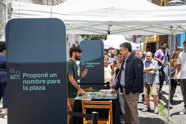 Jorge-Macri-superviso-las-obras-de-la-primera-plaza-en-Villa-Santa-Rita