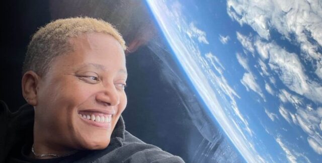 La-primera-mujer-afroamericana-en-comandar-una-nave-llega-al-Planetario