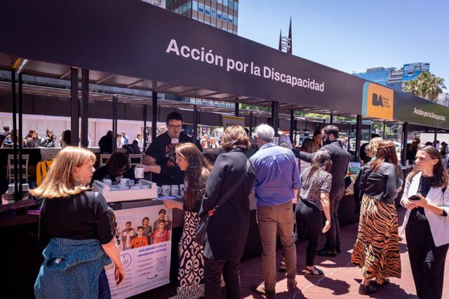 Mas-de-30-stands-eco-friendly-en-la-Plaza-Emilio-Mitre