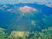 El Monte Taranaki o Monte Egmont, es un volcán icónico en la Isla Norte de Nueva Zelanda