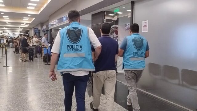Expulsaron-a-tres-delincuentes-colombianos-tras-cometer-robos-en-la-Ciudad