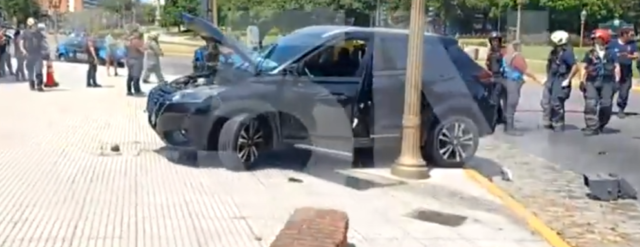 Una-mujer-perdio-el-control-de-su-auto-y-atropello-a-una-pareja-en-Recoleta