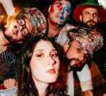 El grupo neoyorquino ECCE SHNAK vuelve con su continua exploración de nuestra vida moderna