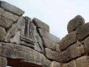 La Puerta de los Leones es la entrada principal a la ciudadela de Micenas
