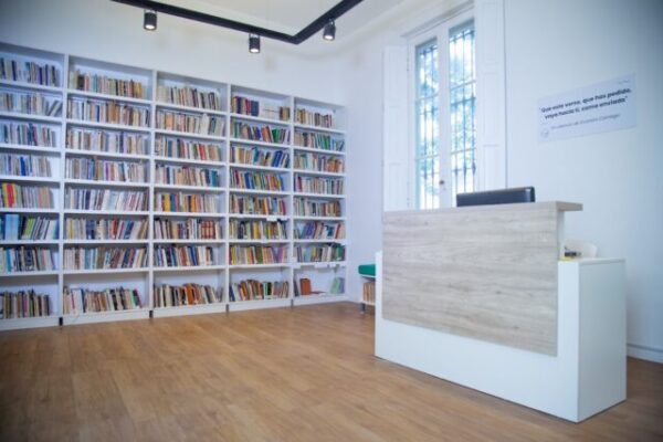 un-refugio-literario-para-disfrutar-del-verano-scaled-1