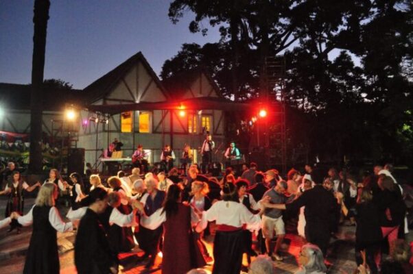 Una-semana-a-pura-musica-cine-y-teatro-con-Cultura-de-Verano-scaled-1
