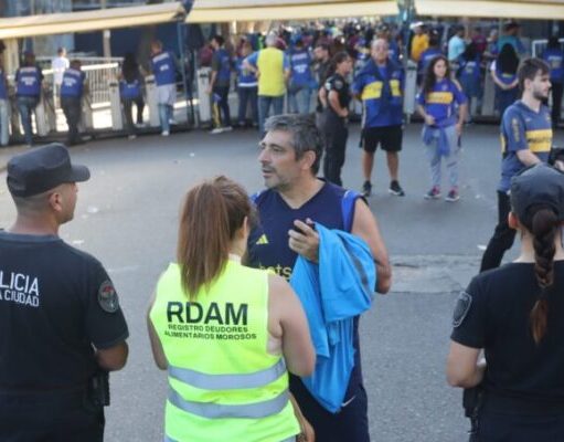 El Gobierno porteño prohíbe el acceso a hinchas morosos en Argentina-Brasil