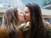 La bisexualidad femenina se duplica en España, subiendo hasta el 5,9 %