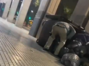 Detienen a un hombre por vaciar basura en la calle