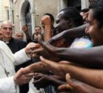 Un grupo de pobres recibirá el féretro de Francisco en Santa María la Mayor