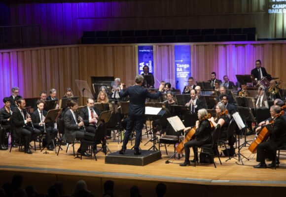 El-tango-y-la-musica-sinfonica-llegaran-a-distintos-barrios-de-la-Ciudad-scaled-1