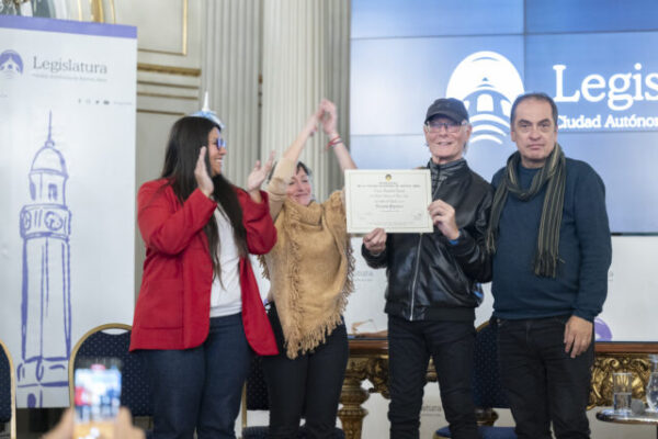 Fernando-Signorini-fue-declarado-Personalidad-Destacada-de-la-Ciudad-scaled-1