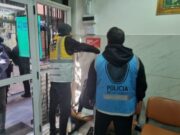 Médicos falsos y recetas truchas en centro ilegal de salud