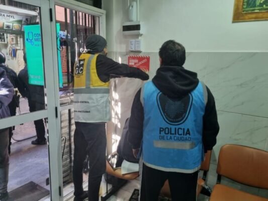 Desbaratan-clinica-clandestina-que-atendia-a-delincuentes-en-el-Barrio-31-scaled-1