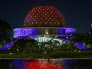 Buenos Aires se tiñe de rojo para visibilizar derechos y romper barreras