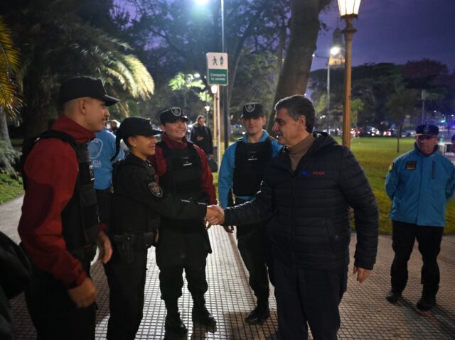 como-son-los-nuevos-chalecos-antibalas-de-la-Policia-de-la-Ciudad
