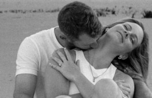 fotoparejabesos3-300x193-1