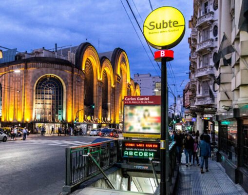 el-lunes-cierra-la-estacion-Carlos-Gardel-por-obras-de-renovacion-integral-scaled-1