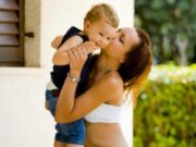 Qué ocurre cuando una madre besa a su hijo
