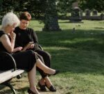 ¿Qué significa vestirse siempre de negro, según la psicología?