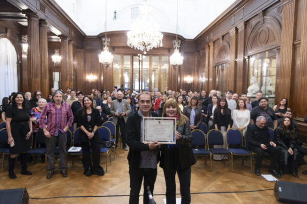 La-Legislatura-de-la-Ciudad-declaro-de-Interes-a-La-Logica-del-Escorpion-el-ultimo-disco-de-de-Charly-Garcia-scaled-1