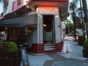 Un viaje a los 60 y 70 en pleno Villa Devoto