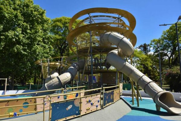 Jorge-Macri-presento-el-nuevo-patio-astronomico-del-Parque-Centenario-scaled-1