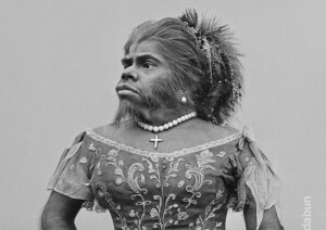 fotojuliapastrana1-300x212-1