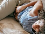 El doloroso proceso de sentir la primera menstruación