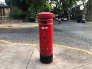 Un buzón histórico recorre la Ciudad para recibir cartas a Papá Noel