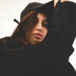 Las personas que visten de negro suelen ser más confiables, serias y seguras