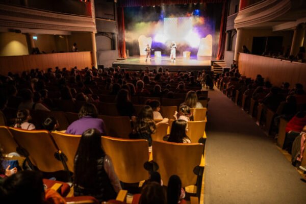 El-Centro-Cultural-25-de-Mayo-enciende-el-verano-con-musica-cine-y-teatro-scaled-1