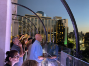 La Torre Monumental abre su mirador para noches de luna