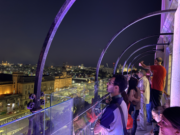 La Torre Monumental suma visitas nocturnas para ver la luna
