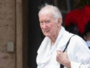 El Cardenal Timothy Radcliffe confesó que ya hubo un Papa gay