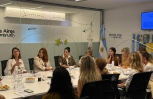 La Ciudad fortalece la alianza con familias para regular el uso del celular